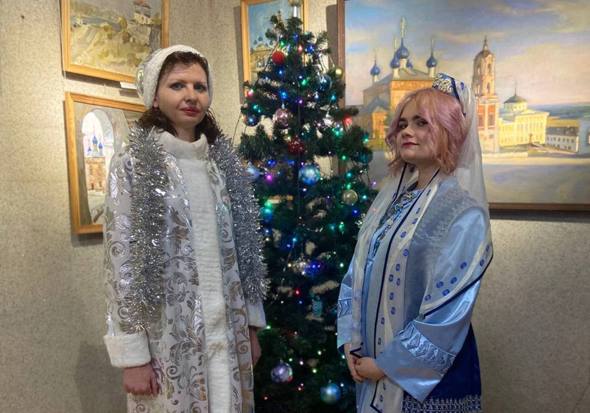 2 января в Касимовском историко-культурном музее-заповеднике гостей встречали русская Снегурочка и татарская Кар-Казы.